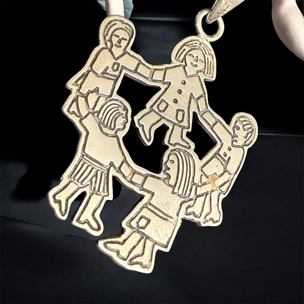 Vintage Mexico Sterling Silver Pendant Circle of Children Friends Folk Art 925